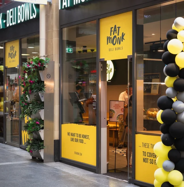 Auf Expansionskurs: Fat Monk - Deli Bowls eröffnet ersten Store in Deutschland