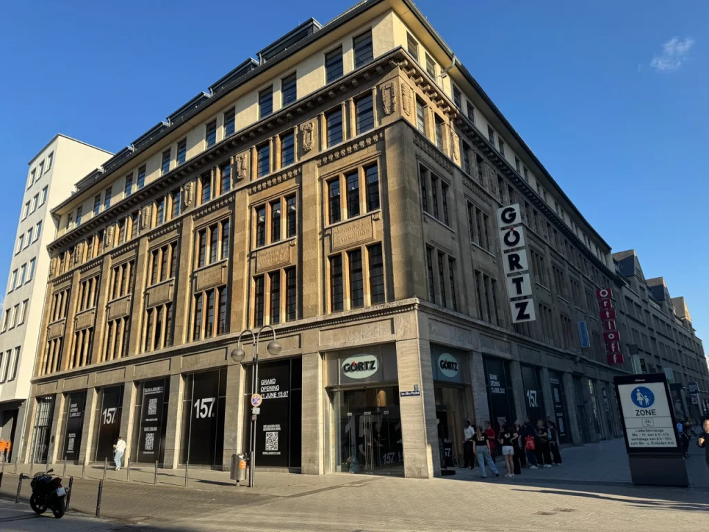 Lager 157: Start in Köln rückt näher